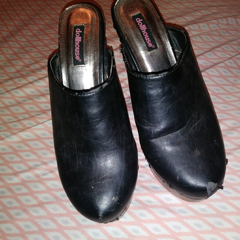 Clogs - Picture 2 of 2